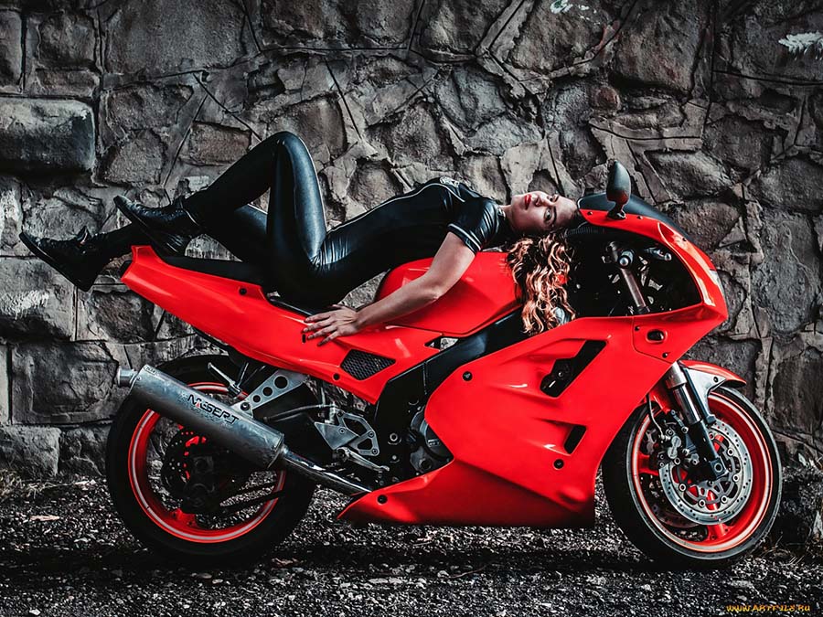 Beautiful girl Beautiful girls and motorcycles in Huh Hoto