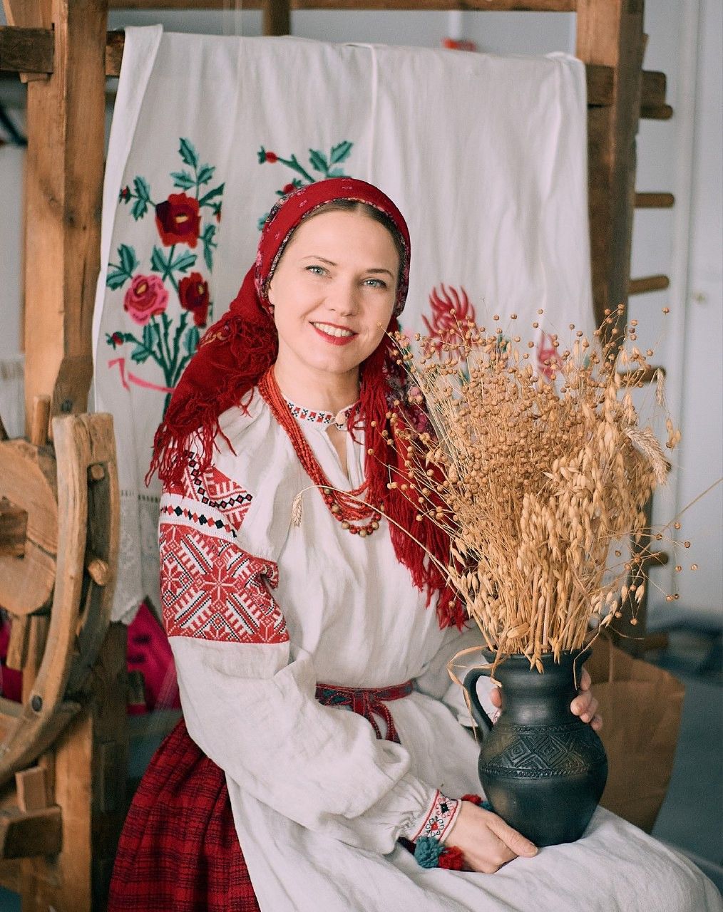 Women in Slavic costumes in Huh Hoto