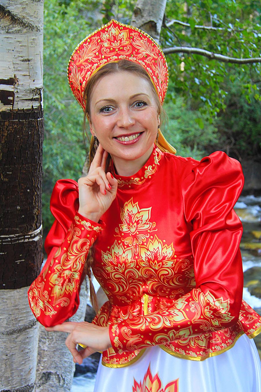 Women in Slavic costumes in Huh Hoto