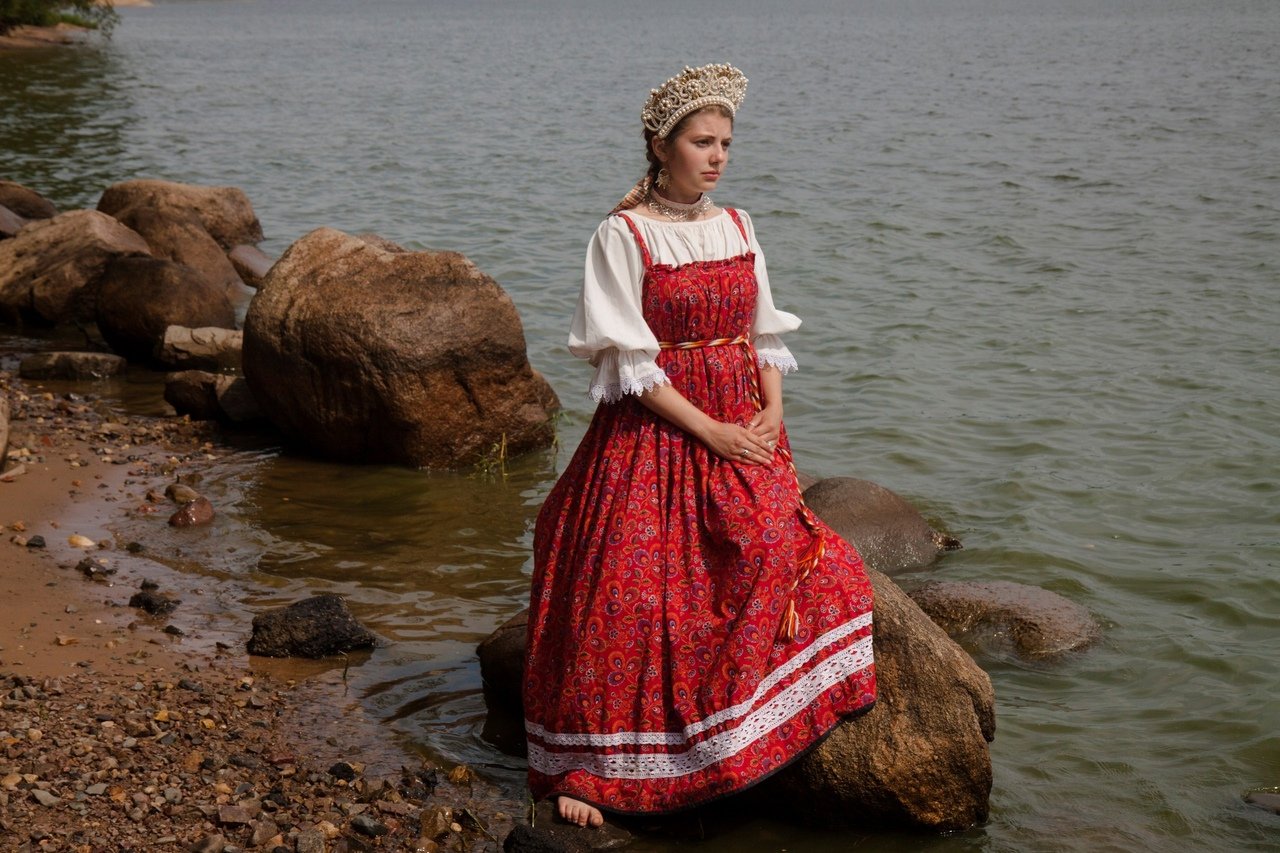 Women in Slavic costumes in Huh Hoto
