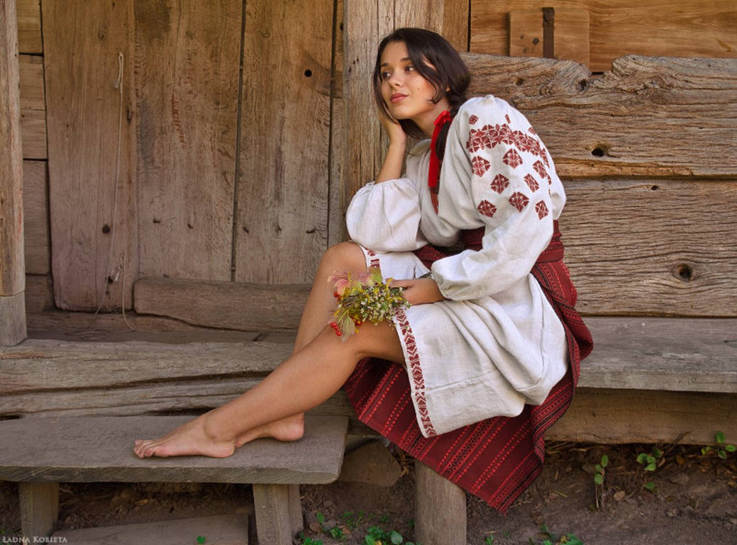 Women in Slavic costumes in Huh Hoto