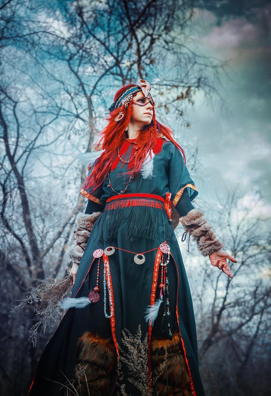 Girls in Slavic costumes underwear in Huh Hoto