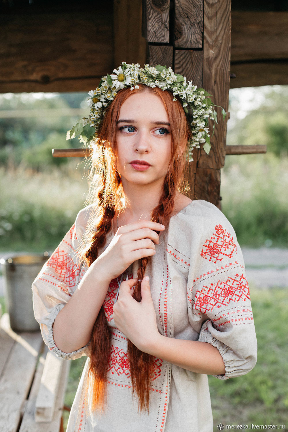Girls in Slavic costumes in Huh Hoto