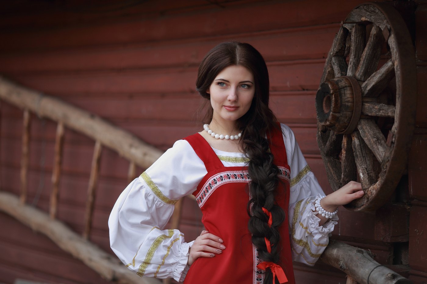 Girls in Slavic costumes in Huh Hoto