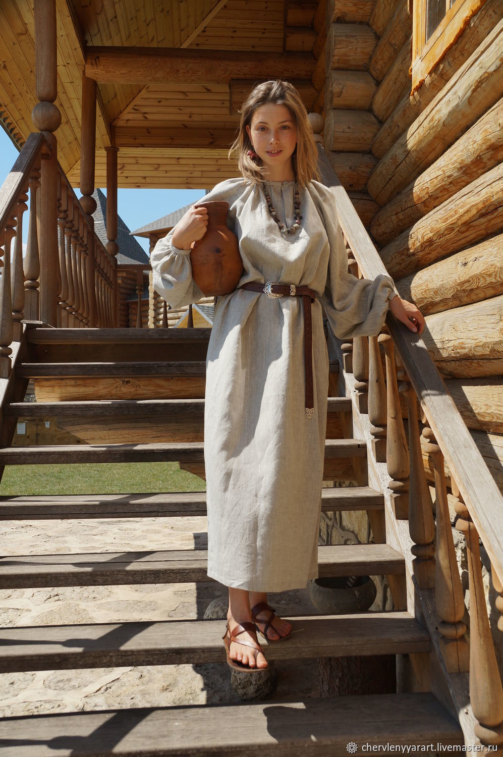 Girls in Slavic costumes in Huh Hoto